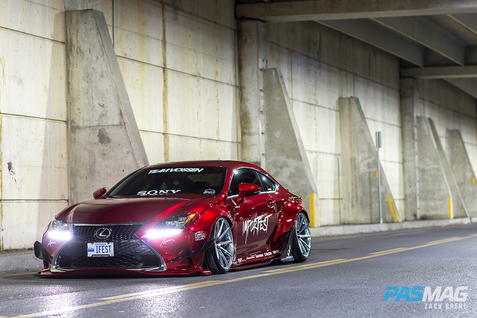 Pasmag Performance Auto And Sound Lady In Red Basit