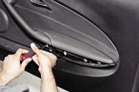 GeekSquad: BMW Kicker Install