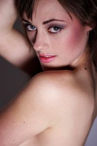 Model of the Week: Sarah Carter