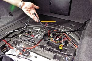 GeekSquad: BMW Kicker Install