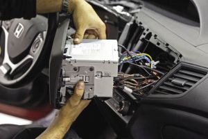 Honda Remix Project 2.0: Civic Audio Install by Best Buy
