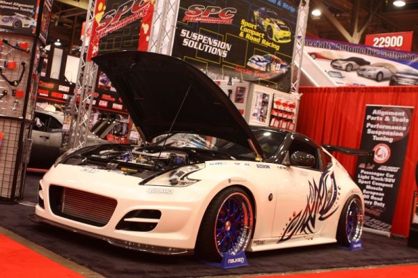 SEMA Issue cover car 370Z was at the SPC booth, showing off all its suspension goodies.