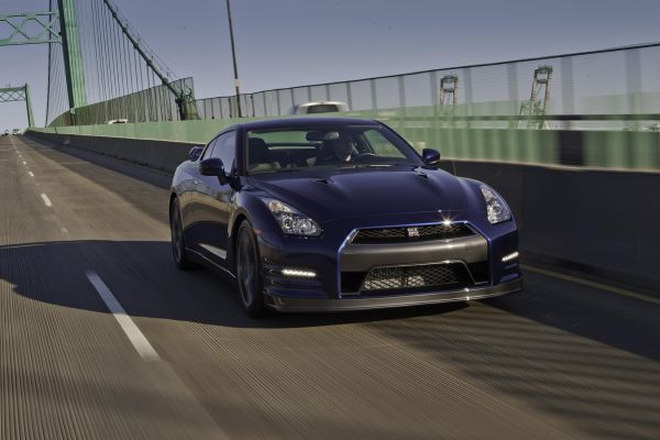 2012_Nissan_GT-R