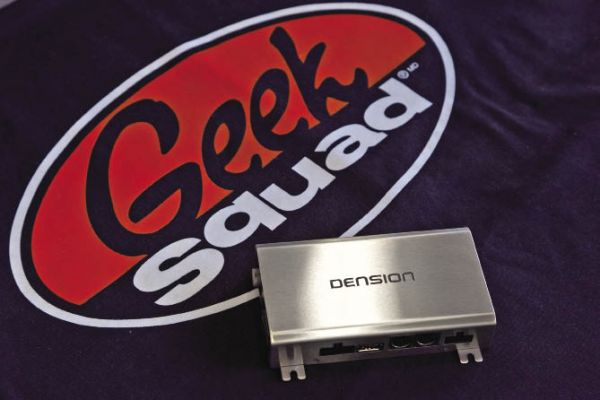 GeekSquad: BMW Kicker Install