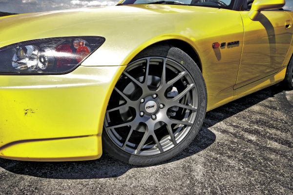 Toyo_T1_Sport_2