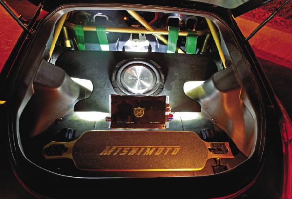Cool as Gold: 2010 Nissan 370Z
