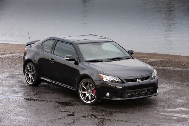 2011_Scion_tC_Front