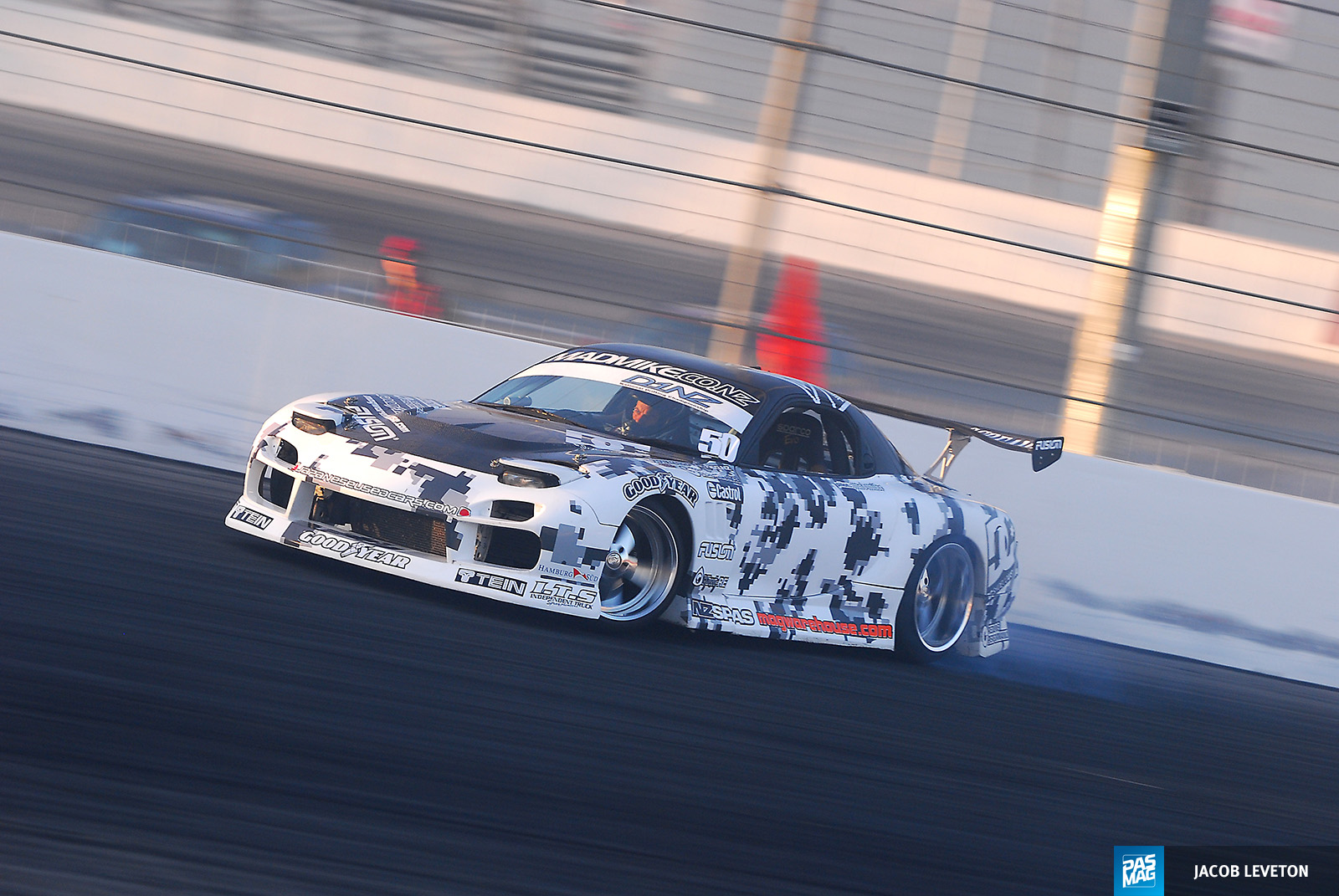 04 Mad Mike Whiddett 1994 Mazda RX7 pasmag