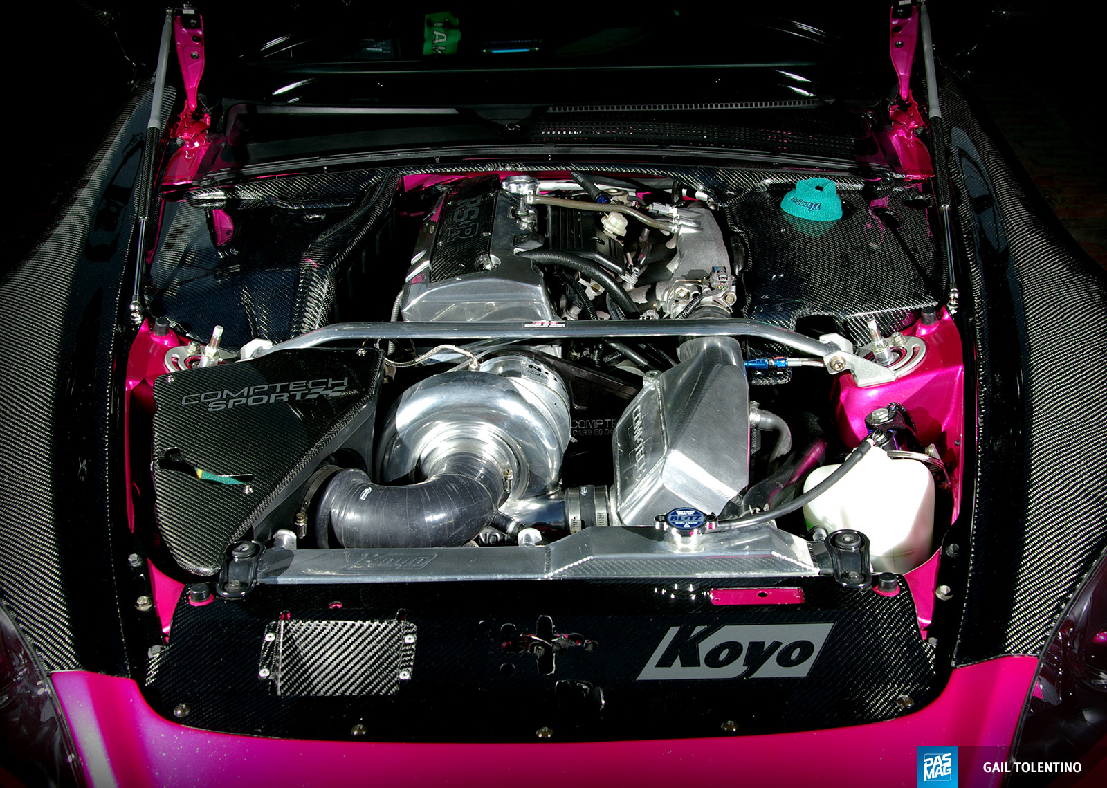 09 Tony Swartz 2000 Honda S2000 pasmag engine closer