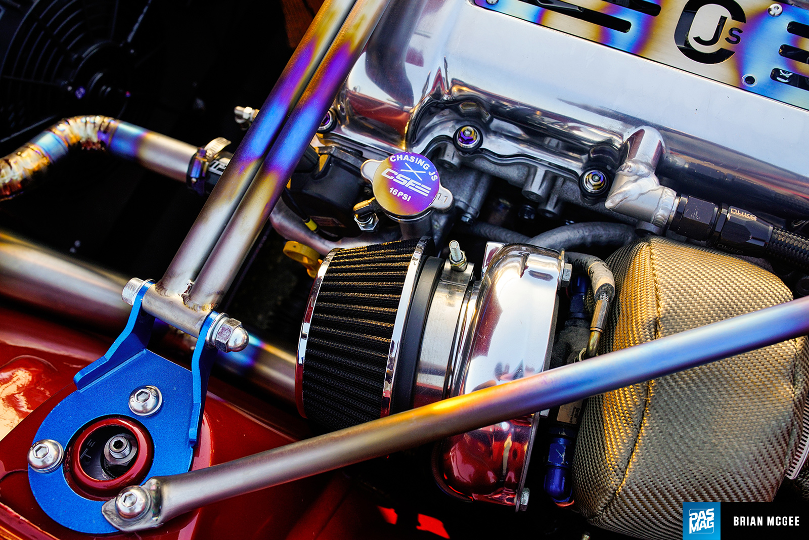 38 Dominic Le Chasing Js 1971 Datsun 240Z PASMAG