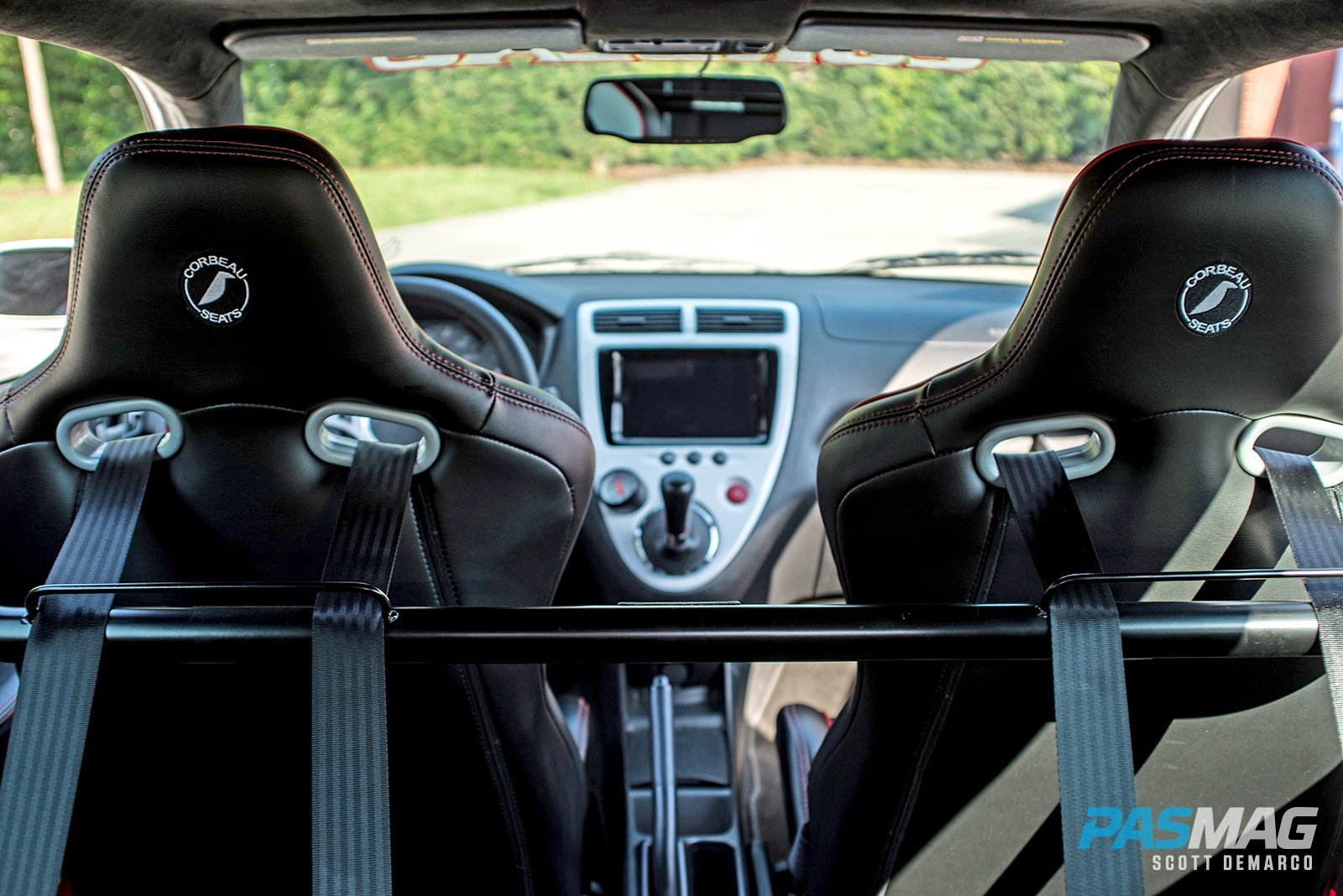 Lauren Hansell and Eric Bungo’s 2002 Civic Si
