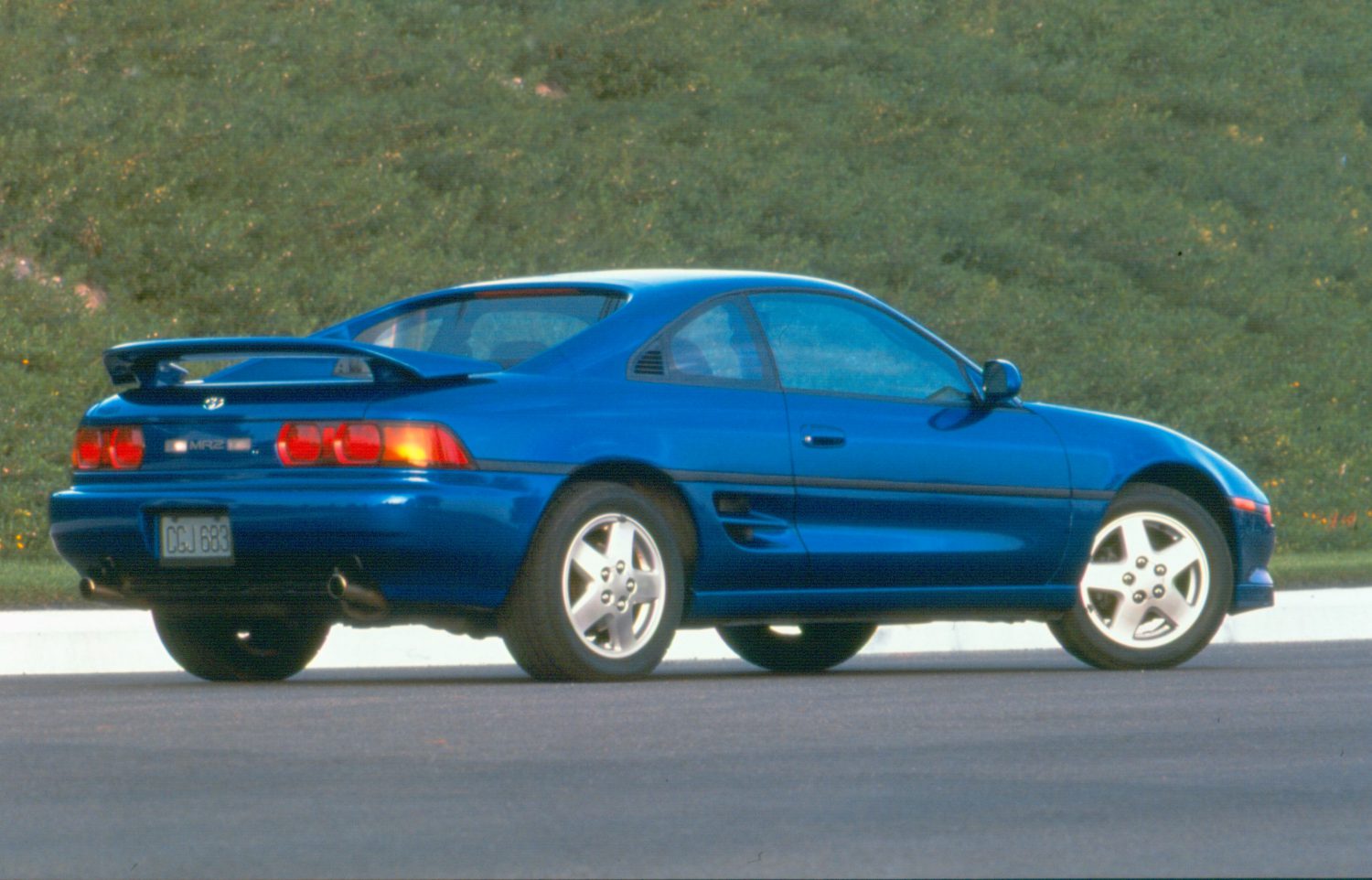 1995 MR2 color 1500x962