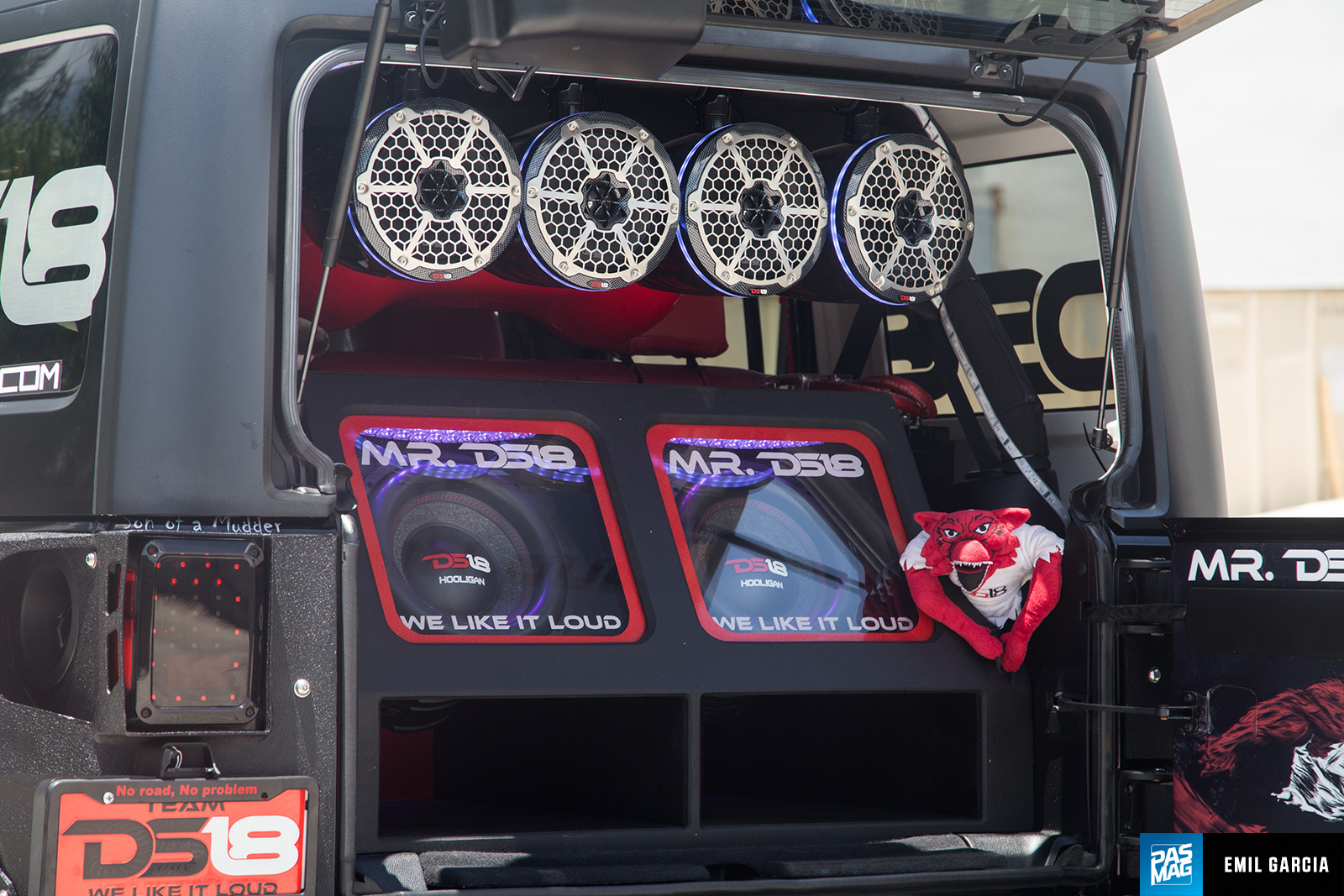 12 DS18 2014 Jeep Wrangler JK Nightcrawler pasmag