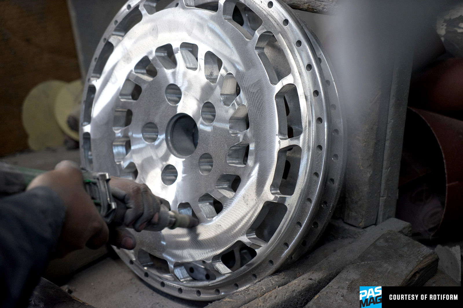 Rotiform Inventing The Wheel PASMAG Style 2017 06