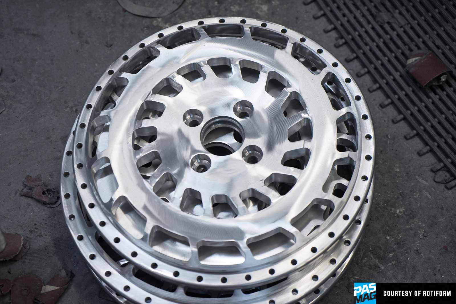 Rotiform Inventing The Wheel PASMAG Style 2017 09