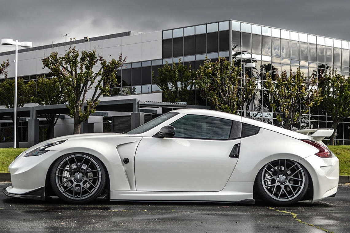 Air Lift Performance Nissan 370Z Performance Series Air Suspension