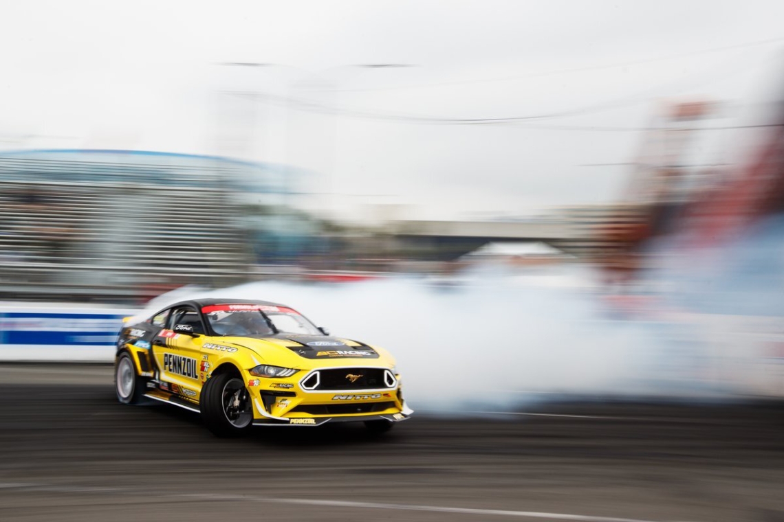 SEMA Show’s Pennzoil “Dare to Perform” Experience Combines Fun Entertainment with Valuable Education