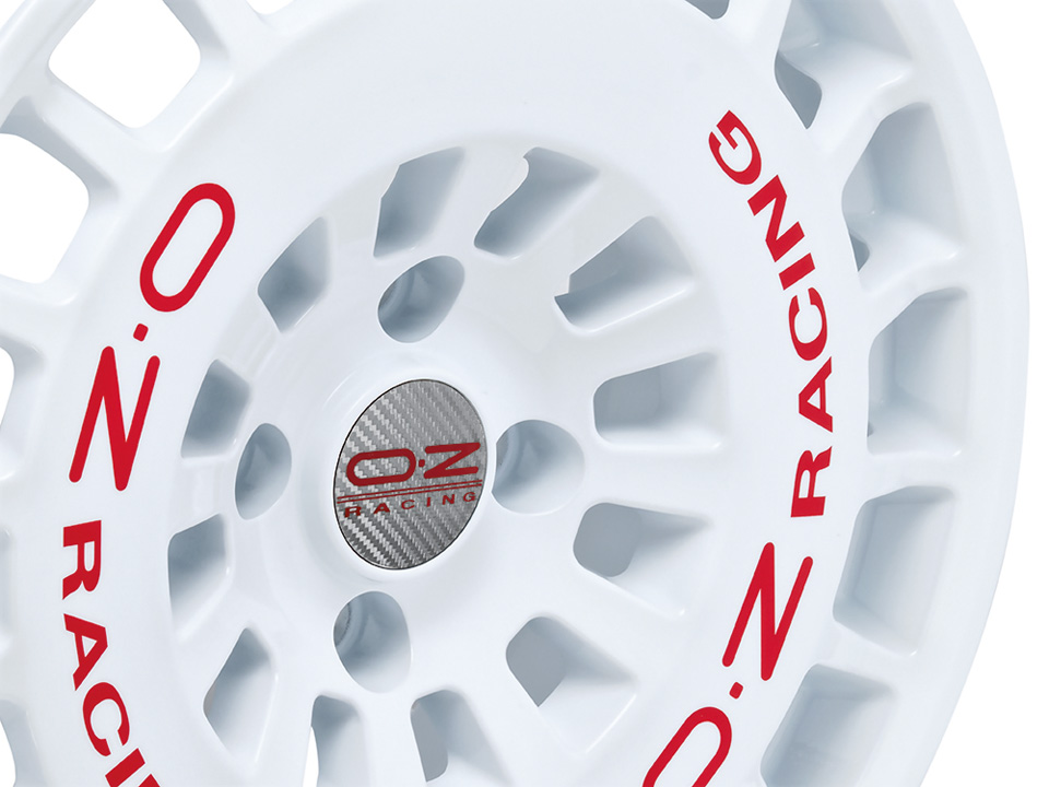 Close-up detail of the OZ Racing RR40 wheel in Race White showing the redesigned center section and lightening holes.