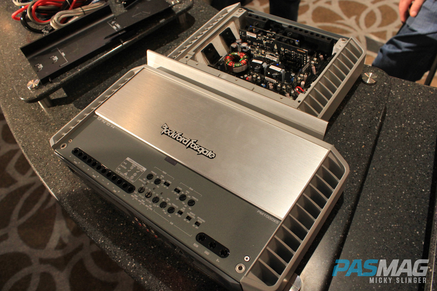 PASMAG CES 2015 Rockford Fogate inside amplifier