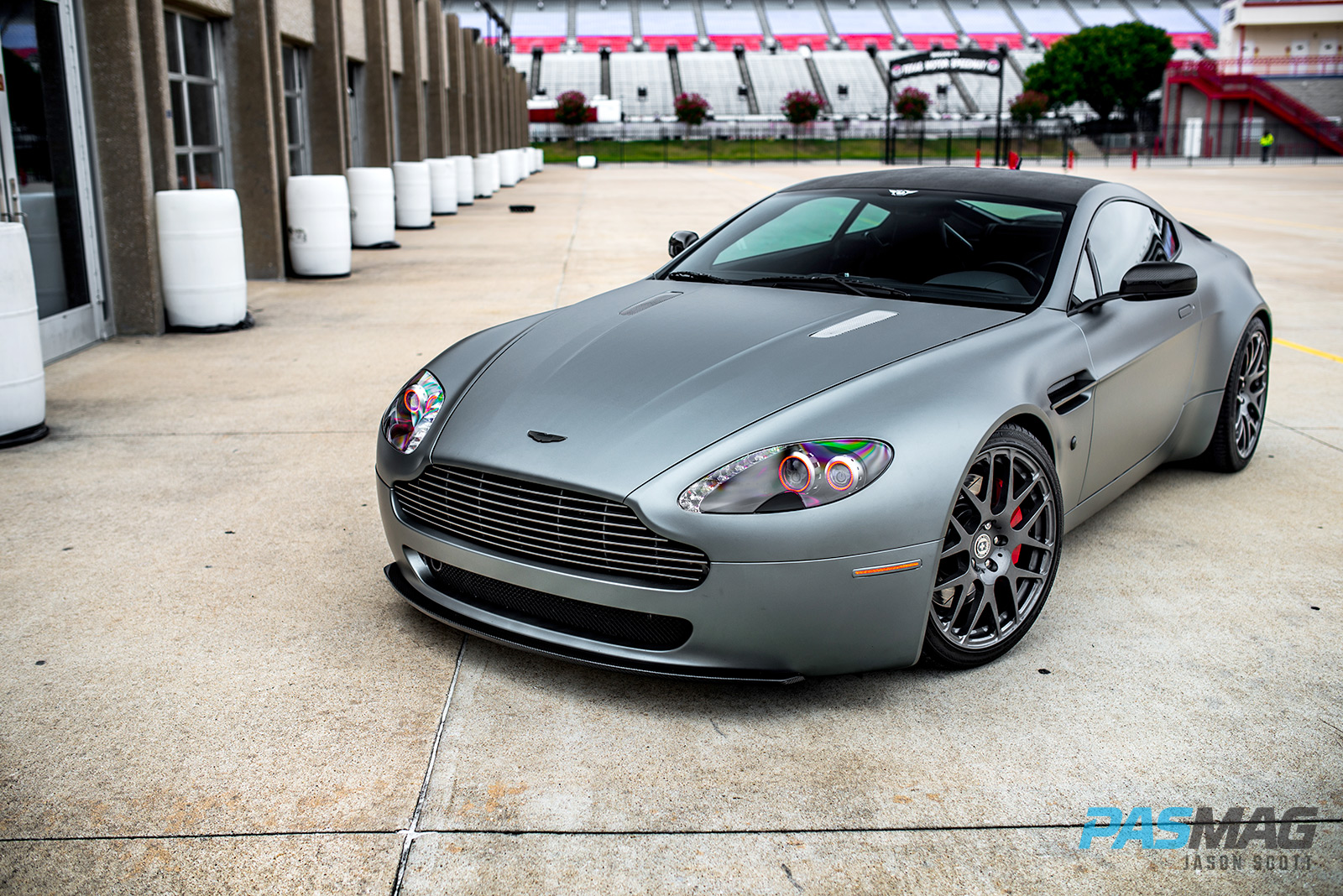 Flash of Class: Oracle Lighting's Aston Martin ESX Supervantage