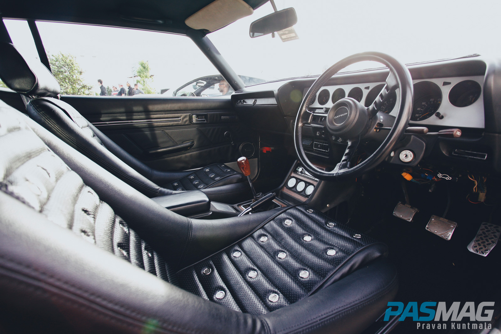 PASMAG Nostalgic Grains Trending Datsun 240Z 260Z 280Z Fairlady Interior Driver
