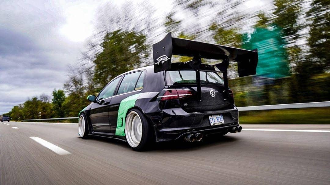 01 Adrian Smith 2016 VW Volkswagen Golf R pasmag