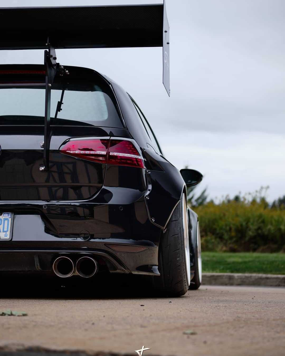 06 Adrian Smith 2016 VW Volkswagen Golf R pasmag