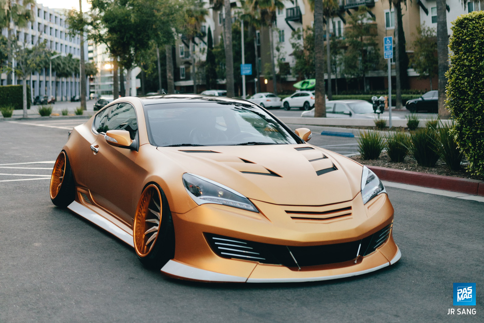 01 Jonny Lucas 2010 Hyundai Genesis PASMAG