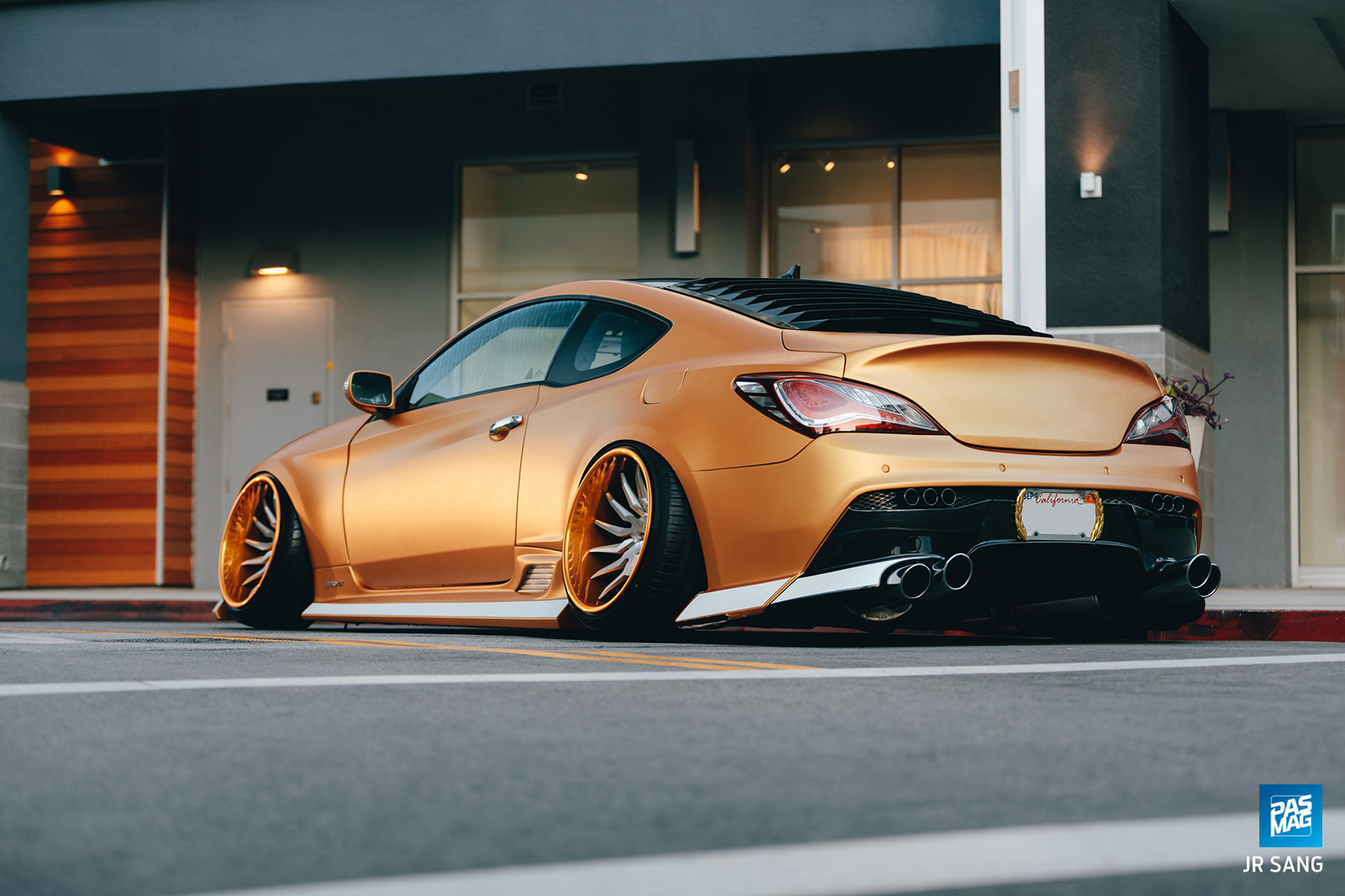 Hyundai Coupe stance