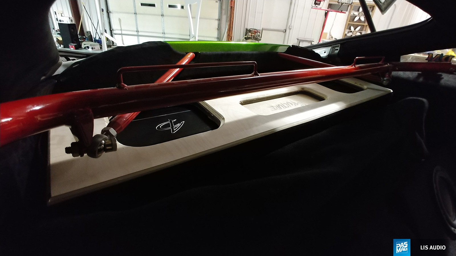 06 lis audio show ready car audio system amp rack pasmag