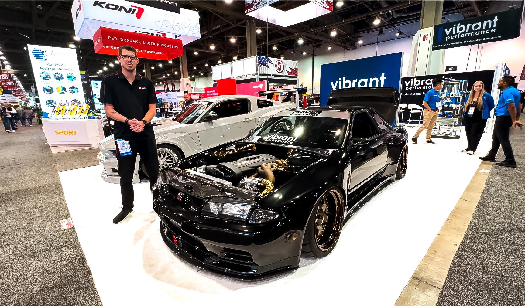 Devin Mariannino Nissan Skyline R32 Vibrant Performance booth Exterior 1 Mikey Dang