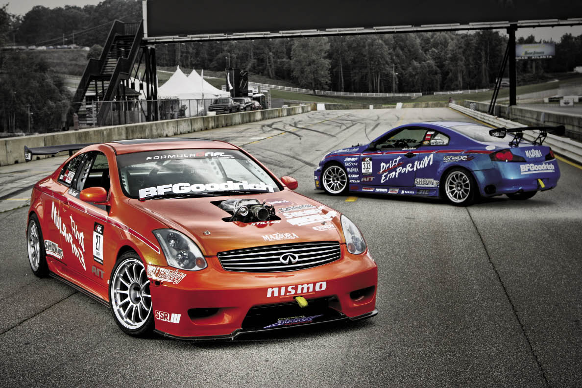 Today, the pair of Drift Emporium Infiniti G35s here are picking up right where their predecessors left off, very much influenced by the Signal projects of the past. Of course Signal’s previous G35 was a bit more unorthodox back in the day with an SR20 powerplant instead of the VQ-powered V6.