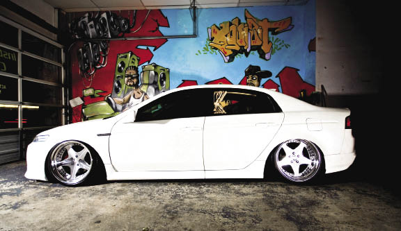 2006_Acura_TL_Rodney_Carreno_Side