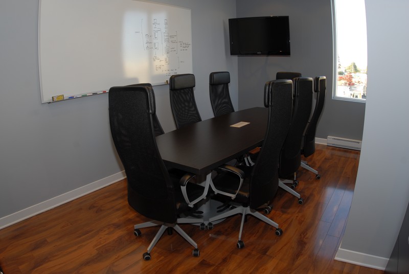 Unitronic_Chipped_Board_Room