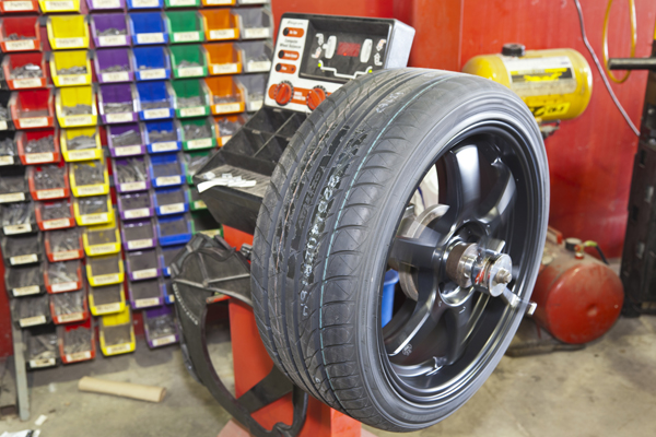 Project Forte: KIA Forte Coupe - Konig Rim and Sailun Tire Install